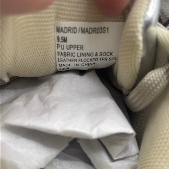 Steve Madden Silver Metallic Madrid Sneakers SZ 9.5 lace up casual vegan NIB - Picture 5 of 13